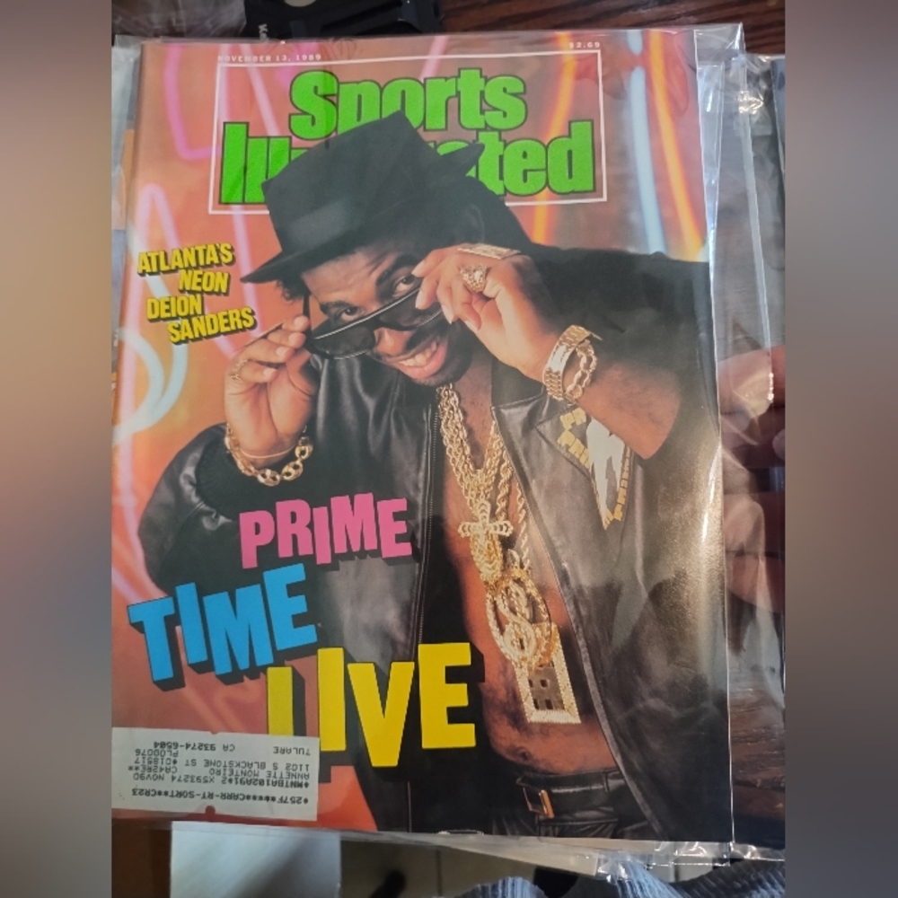Sports Illustrated Swim Magazine with Black and Gold‎ Accents